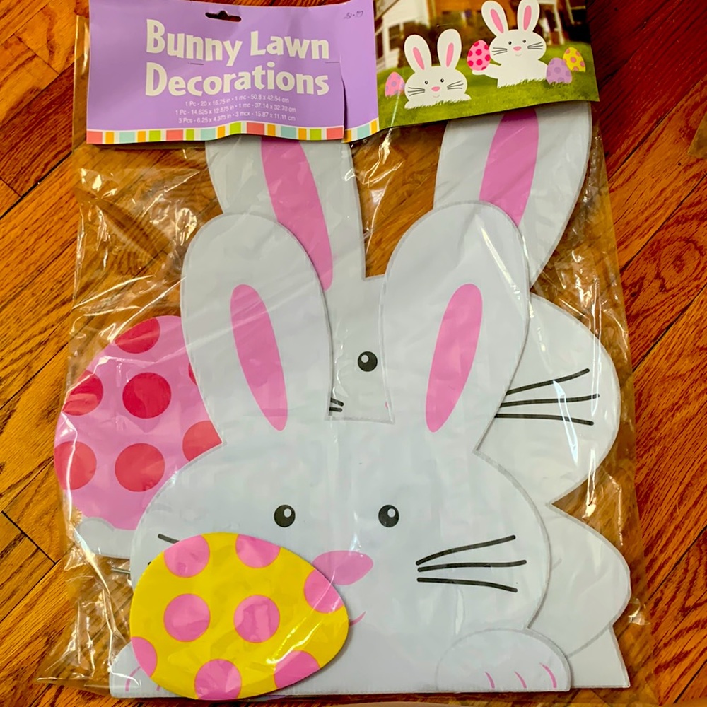 Easter lawn decorations/5 pieces total-3 Easter eggs and 2 Easter bunnies